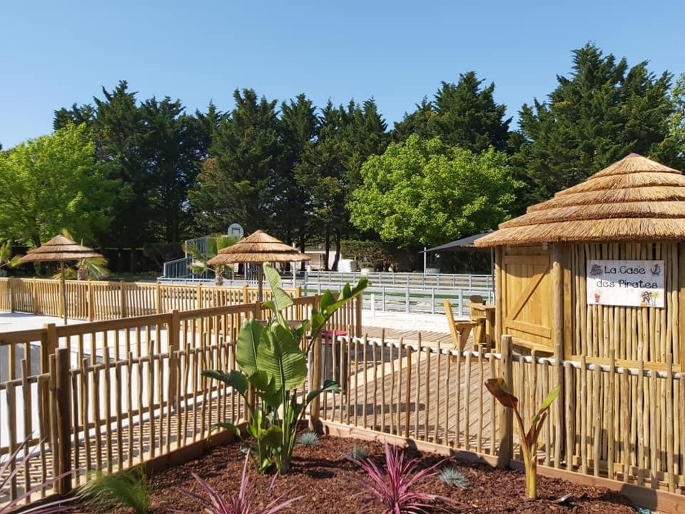 Camping Les Maraises Saint-Martin-de-Ré Exteriör bild