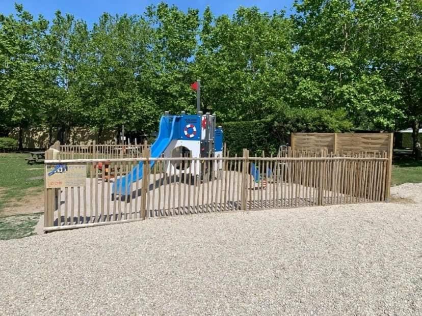 Camping Les Maraises Saint-Martin-de-Ré Exteriör bild