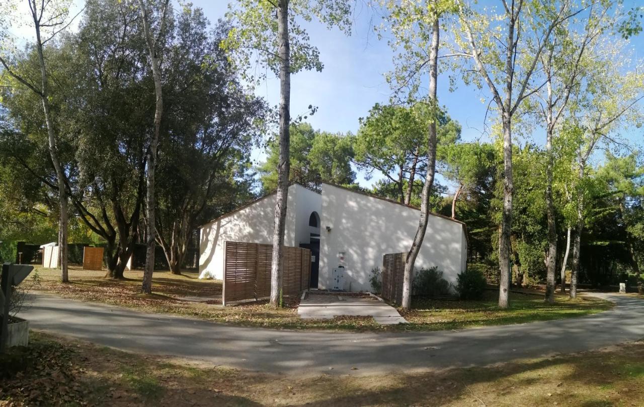 Camping Les Maraises Saint-Martin-de-Ré Exteriör bild
