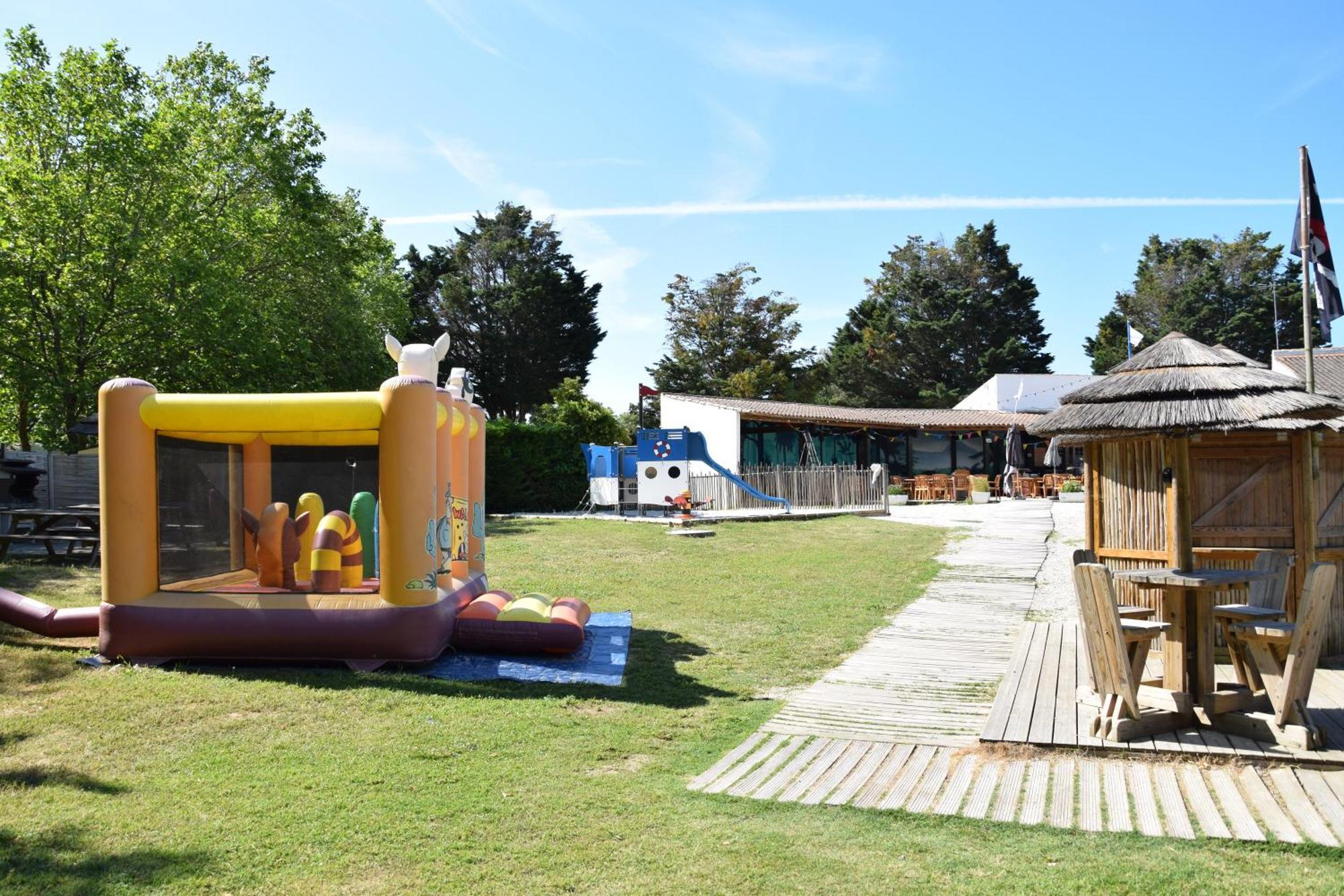 Camping Les Maraises Saint-Martin-de-Ré Exteriör bild