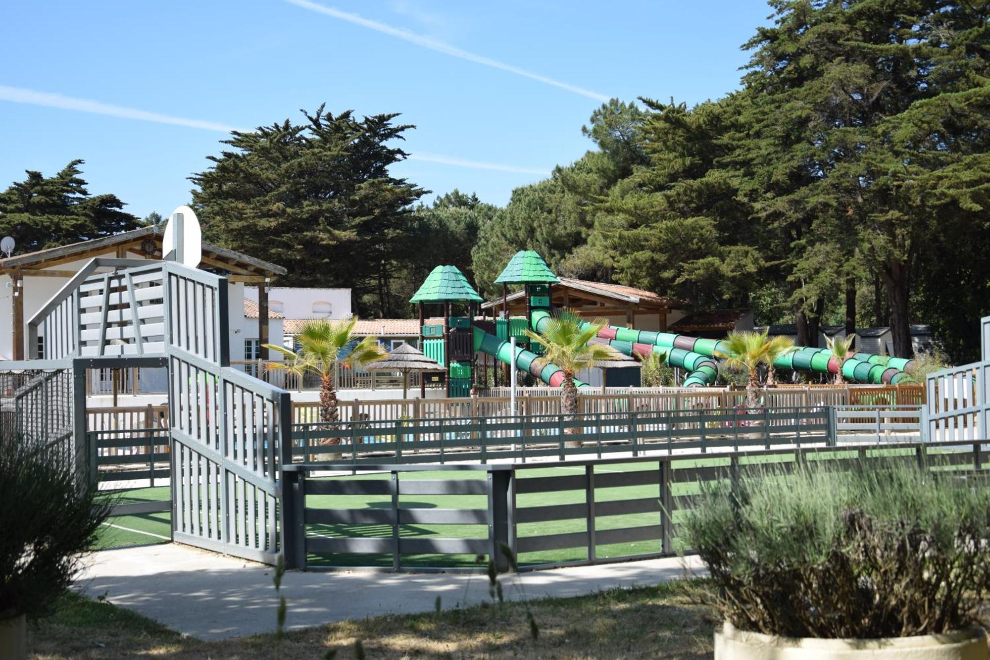 Camping Les Maraises Saint-Martin-de-Ré Exteriör bild